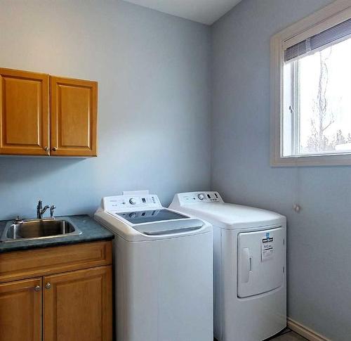1506 62 Street, Edson, AB - Indoor Photo Showing Laundry Room