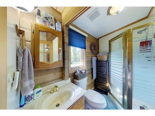 593002A Range Road 121, Rural Woodlands County, AB - Indoor Photo Showing Bathroom