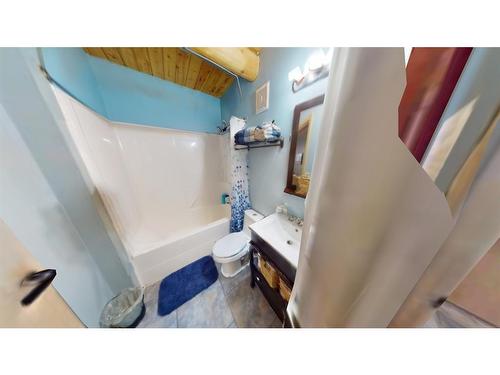 252 Woodley Drive, Hinton, AB - Indoor Photo Showing Bathroom