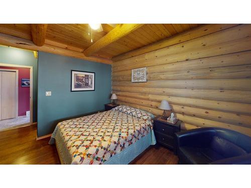 252 Woodley Drive, Hinton, AB - Indoor Photo Showing Bedroom