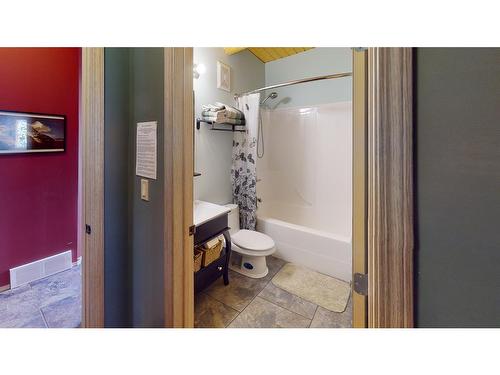 252 Woodley Drive, Hinton, AB - Indoor Photo Showing Bathroom