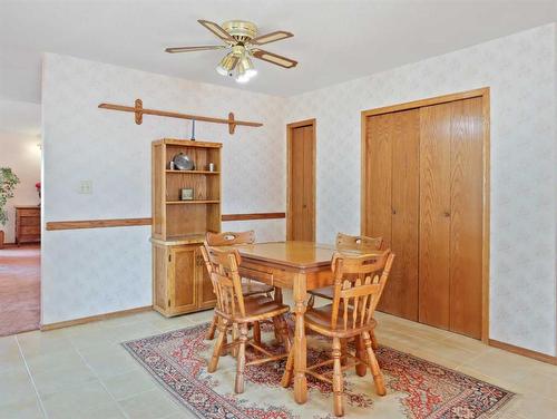 285 Grizzly Crescent, Canmore, AB - Indoor Photo Showing Dining Room
