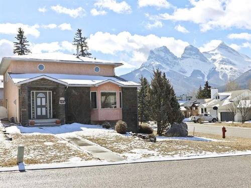 285 Grizzly Crescent, Canmore, AB - Outdoor