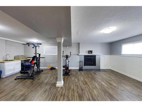 4435 6 Avenue, Edson, AB - Indoor Photo Showing Gym Room