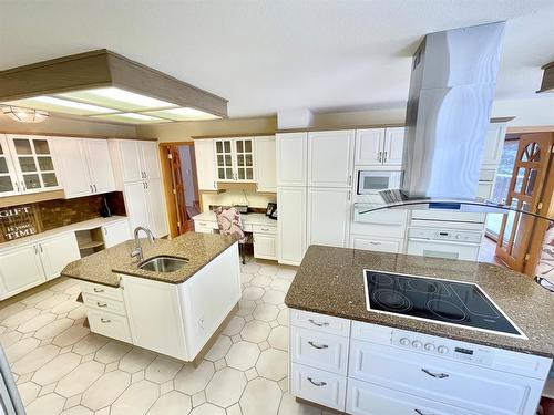 210 Seabolt Estates, Rural Yellowhead County, AB - Indoor Photo Showing Kitchen