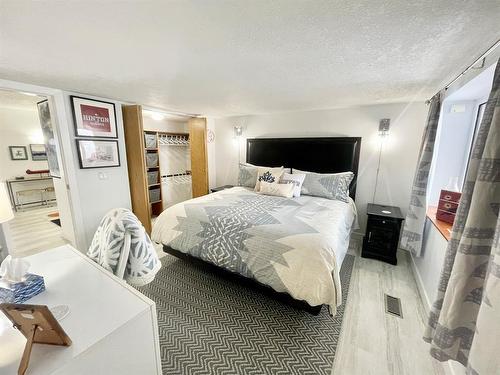 210 Seabolt Estates, Rural Yellowhead County, AB - Indoor Photo Showing Bedroom