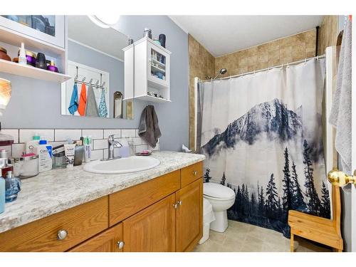 1814 48 Street, Edson, AB - Indoor Photo Showing Bathroom