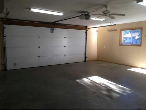 61 Kimzey Crossing, Whitecourt, AB - Indoor Photo Showing Garage