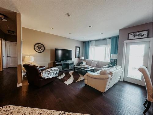 18 Riverdale Bend, Whitecourt, AB - Indoor Photo Showing Living Room