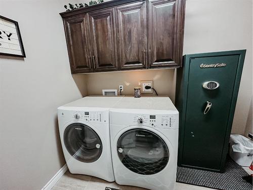 18 Riverdale Bend, Whitecourt, AB - Indoor Photo Showing Laundry Room