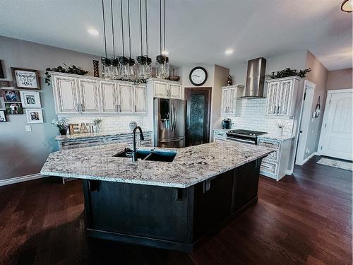 18 Riverdale Bend, Whitecourt, AB - Indoor Photo Showing Kitchen With Upgraded Kitchen