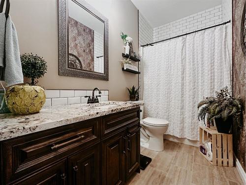 18 Riverdale Bend, Whitecourt, AB - Indoor Photo Showing Bathroom
