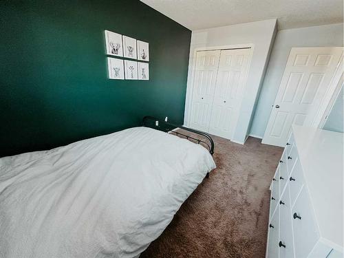 19 Reay Court, Whitecourt, AB - Indoor Photo Showing Bedroom