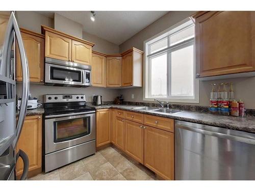 137-116 6 Avenue Ne, Slave Lake, AB - Indoor Photo Showing Kitchen With Stainless Steel Kitchen With Double Sink