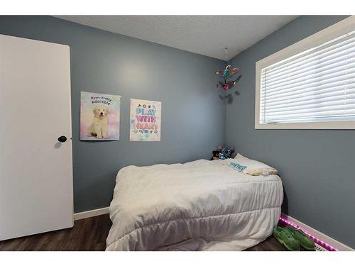 1040 6 St Se, Slave Lake, AB - Indoor Photo Showing Bedroom