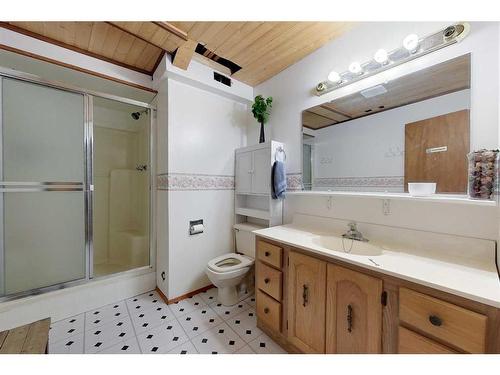 1040 6 St Se, Slave Lake, AB - Indoor Photo Showing Bathroom