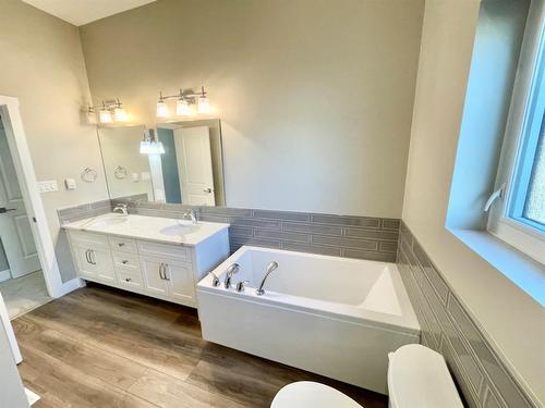 108 Trestle Place, Hinton, AB - Indoor Photo Showing Bathroom