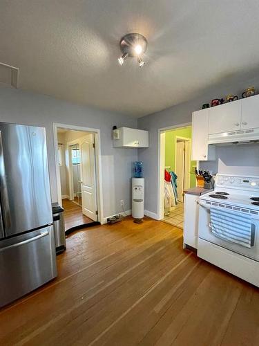 5330 4 Avenue, Edson, AB - Indoor Photo Showing Kitchen