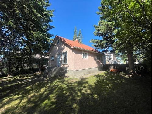 5330 4 Avenue, Edson, AB - Outdoor