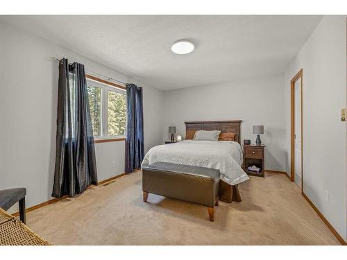 4136 4 Avenue, Edson, AB - Indoor Photo Showing Bedroom