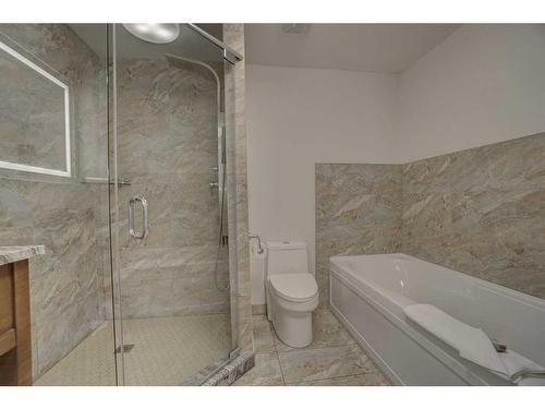 213-190 Kananaskis Way, Canmore, AB - Indoor Photo Showing Bathroom