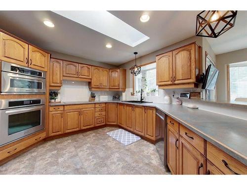 73017 Southshore Drive East, Widewater, AB - Indoor Photo Showing Kitchen