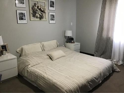 6-71 Rodeo Way, Whitecourt, AB - Indoor Photo Showing Bedroom