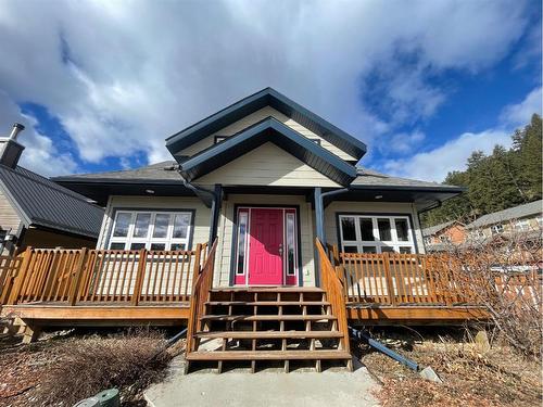 1002 Poplar Avenue, Jasper, AB - Outdoor