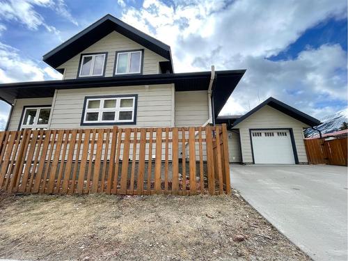 1002 Poplar Avenue, Jasper, AB - Outdoor