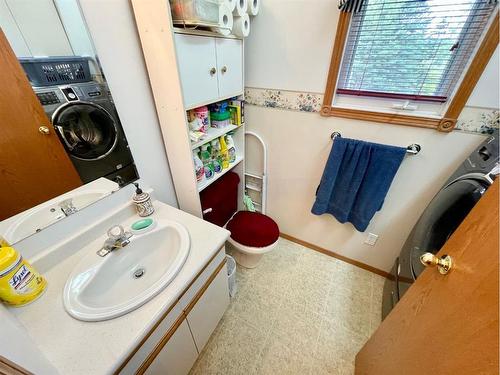 24022C Highway 16 W, Rural Yellowhead County, AB - Indoor Photo Showing Laundry Room