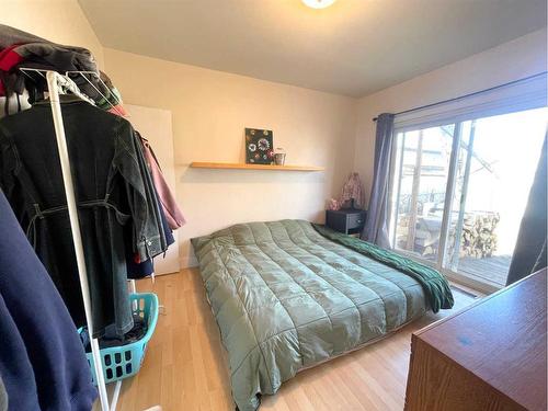 4906-51 Street, Colinton, AB - Indoor Photo Showing Bedroom