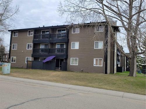 311A-5611 10 Avenue, Edson, AB - Outdoor With Balcony