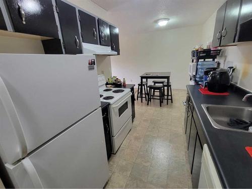 311A-5611 10 Avenue, Edson, AB - Indoor Photo Showing Kitchen