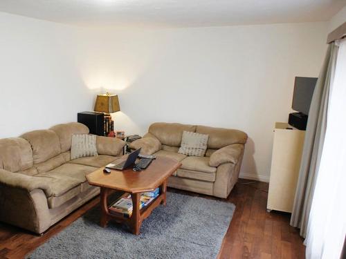 4823 Ravine Drive, Swan Hills, AB - Indoor Photo Showing Living Room