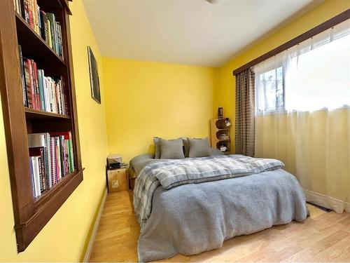 4823 Ravine Drive, Swan Hills, AB - Indoor Photo Showing Bedroom