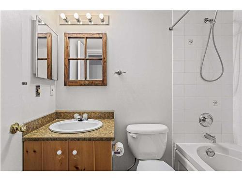 217-115 Elk Run Boulevard Se, Canmore, AB - Indoor Photo Showing Bathroom