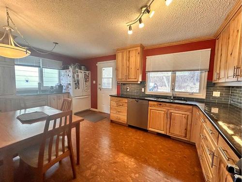 4910 44 Street, Athabasca, AB - Indoor Photo Showing Kitchen
