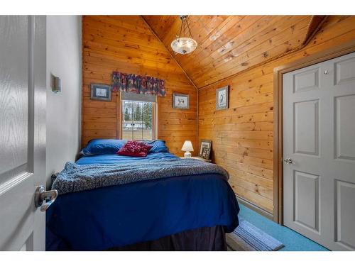 10-53114 Range Road 194, Rural Yellowhead County, AB - Indoor Photo Showing Bedroom