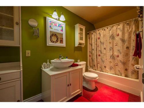 10-53114 Range Road 194, Rural Yellowhead County, AB - Indoor Photo Showing Bathroom