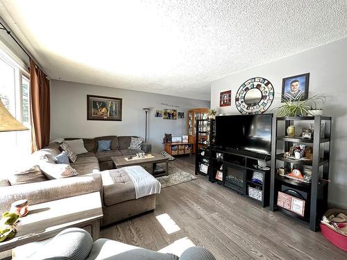 93 Feero Drive, Whitecourt, AB - Indoor Photo Showing Living Room