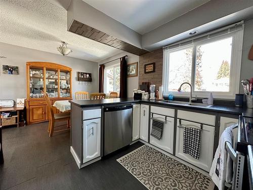 93 Feero Drive, Whitecourt, AB - Indoor Photo Showing Kitchen With Double Sink