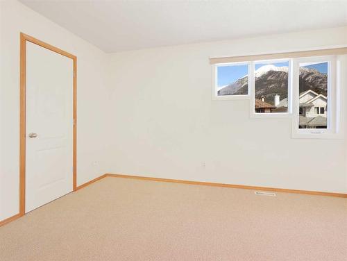 115 Moraine Road, Canmore, AB - Indoor Photo Showing Other Room