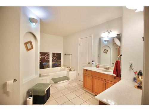 215 Tocher Avenue, Hinton, AB - Indoor Photo Showing Bathroom