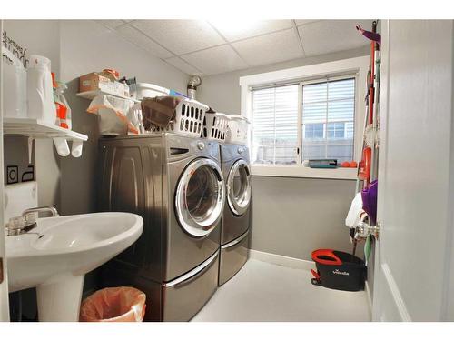 215 Tocher Avenue, Hinton, AB - Indoor Photo Showing Laundry Room