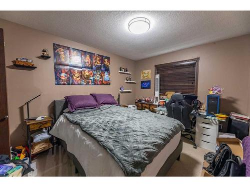 174 Hallam Drive, Hinton, AB - Indoor Photo Showing Bedroom
