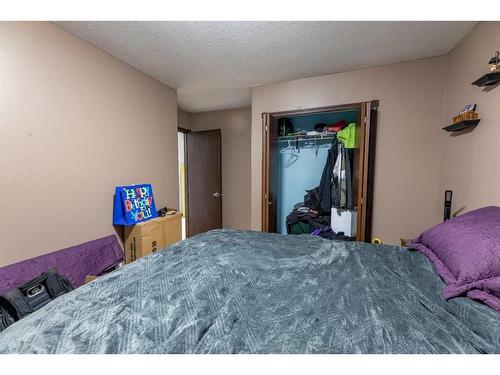 174 Hallam Drive, Hinton, AB - Indoor Photo Showing Bedroom