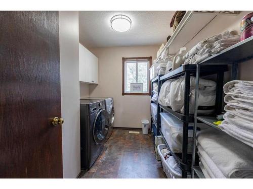 174 Hallam Drive, Hinton, AB - Indoor Photo Showing Laundry Room