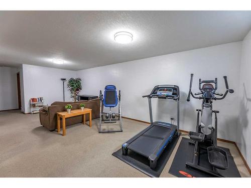 174 Hallam Drive, Hinton, AB - Indoor Photo Showing Gym Room