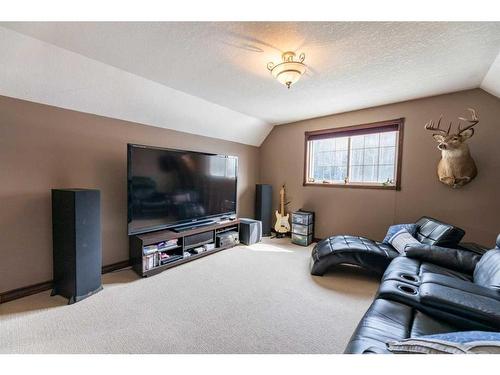 174 Hallam Drive, Hinton, AB - Indoor Photo Showing Living Room