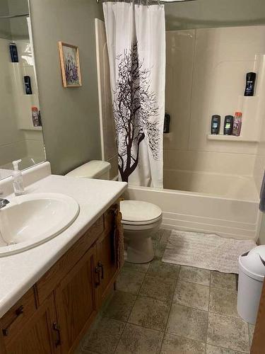 43 Trading Post Trail, Whitecourt, AB - Indoor Photo Showing Bathroom